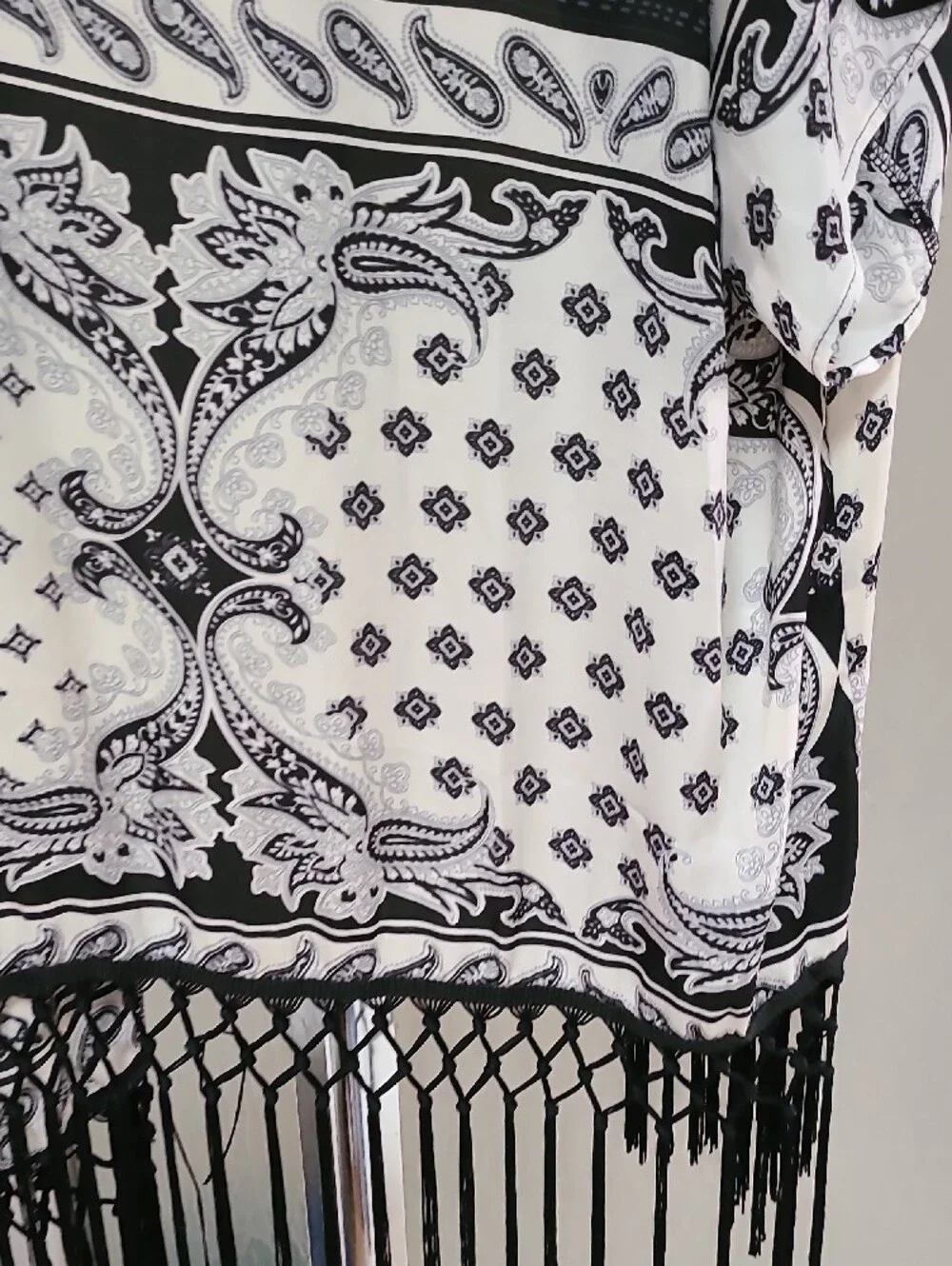 White Mark Black & White Paisley Kimono